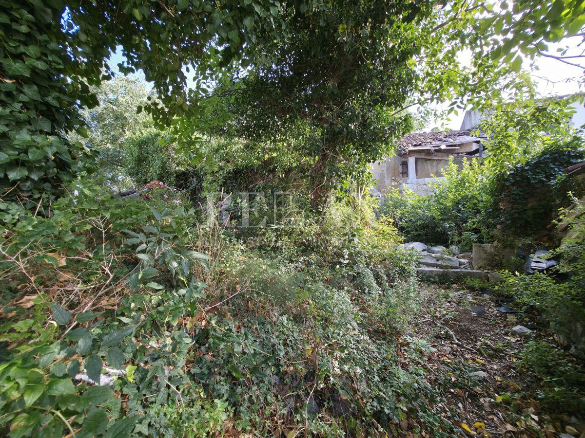 Crikvenica - antico da ristrutturare completamente