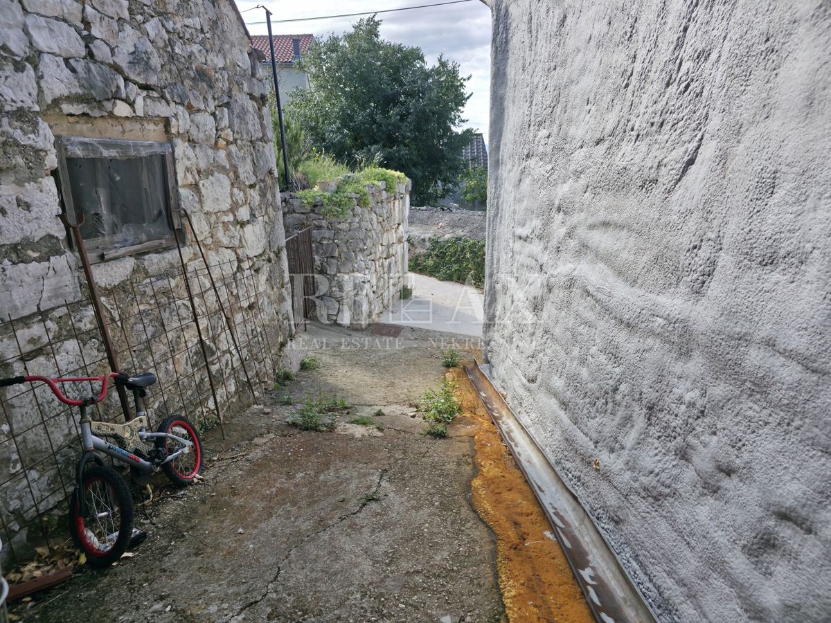 Crikvenica - antico da ristrutturare completamente