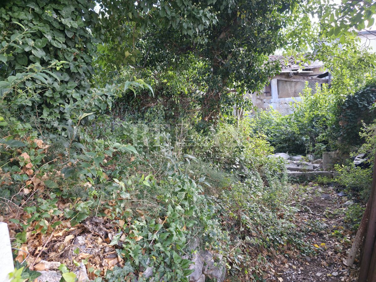 Crikvenica - antico da ristrutturare completamente