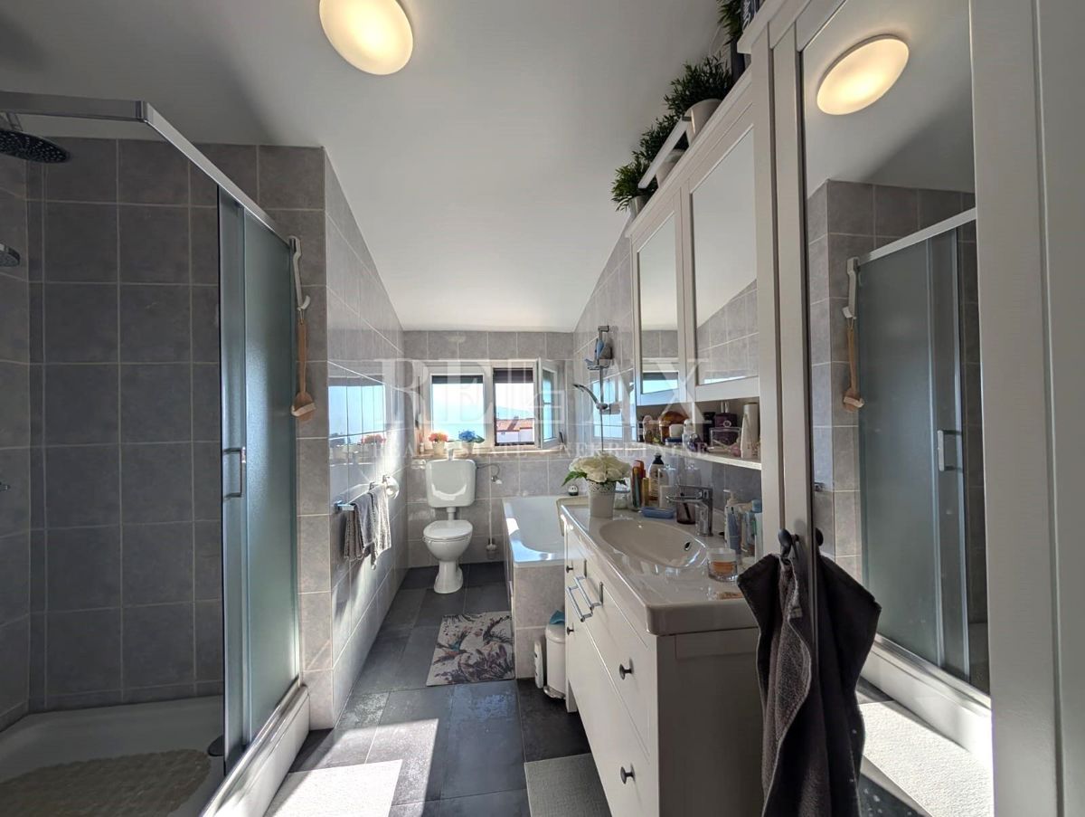 Novi Vinodolski – Appartamento in Centro con Vista Mare