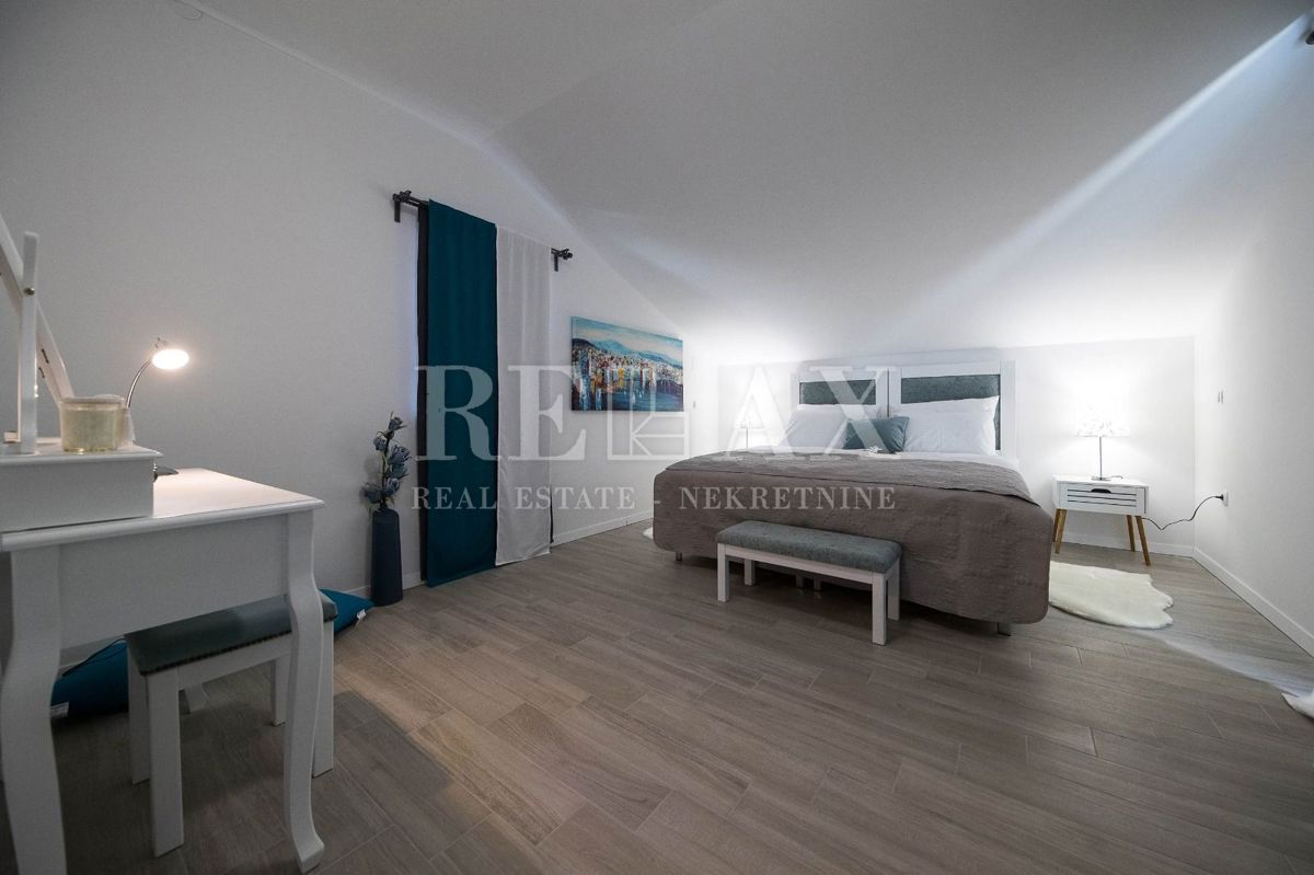 Tribalj - villa moderna con piscina