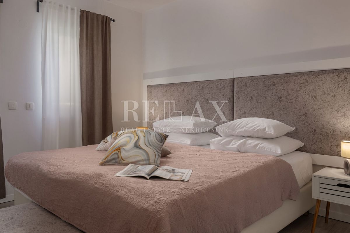 Tribalj - villa moderna con piscina