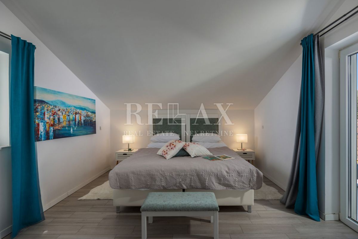 Tribalj - villa moderna con piscina