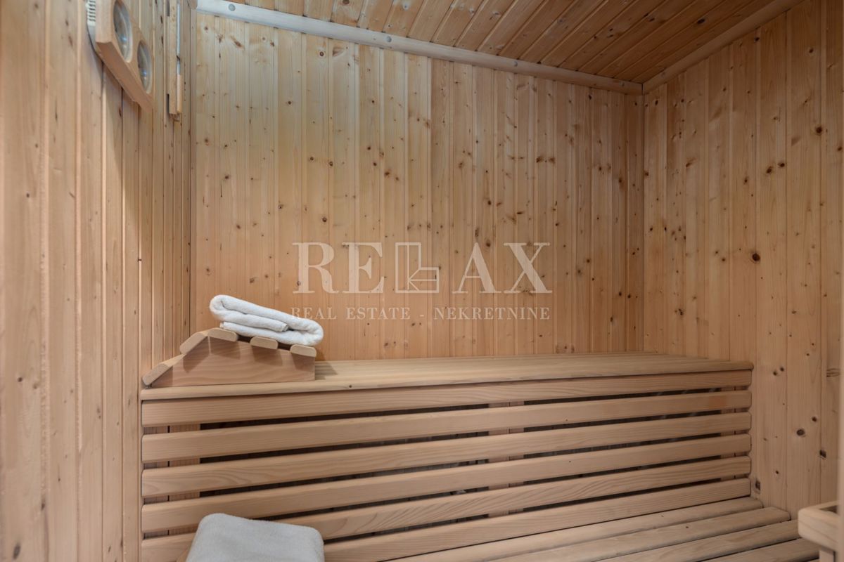 Tribalj - villa moderna con piscina