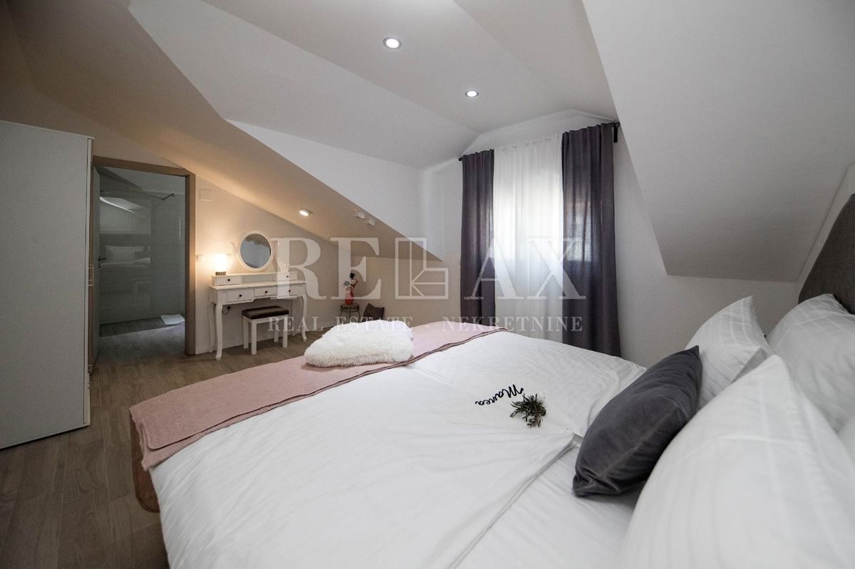 Tribalj - villa moderna con piscina