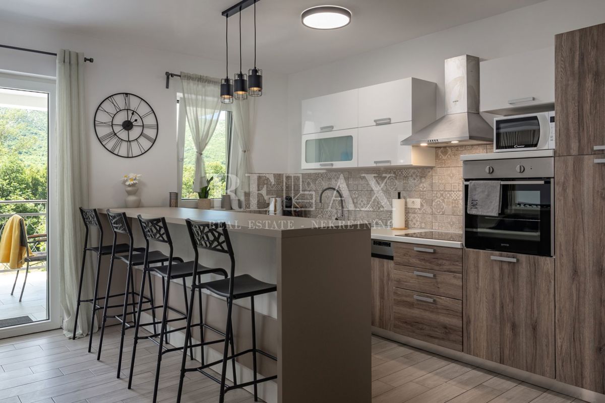 Tribalj - villa moderna con piscina