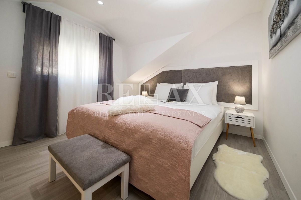 Tribalj - villa moderna con piscina