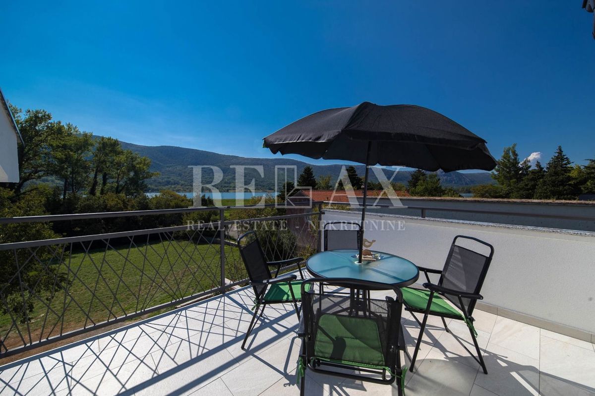 Tribalj - villa moderna con piscina