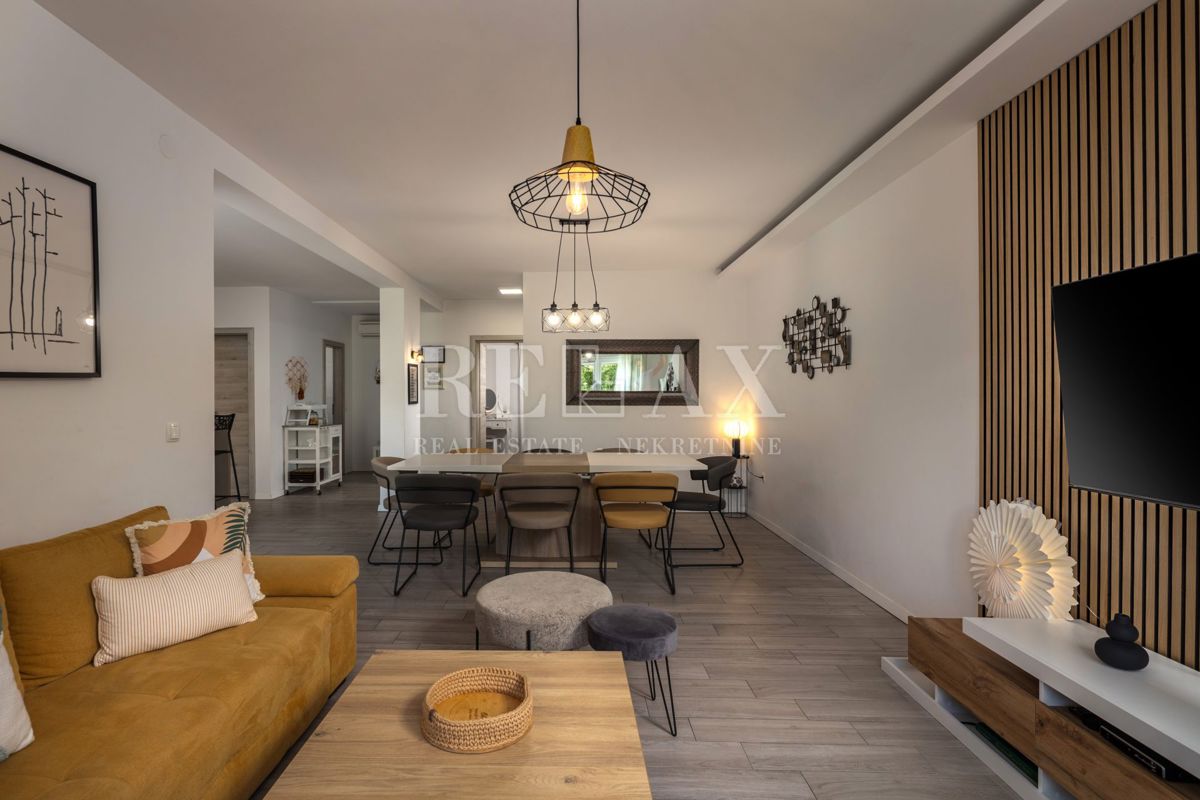 Tribalj - villa moderna con piscina