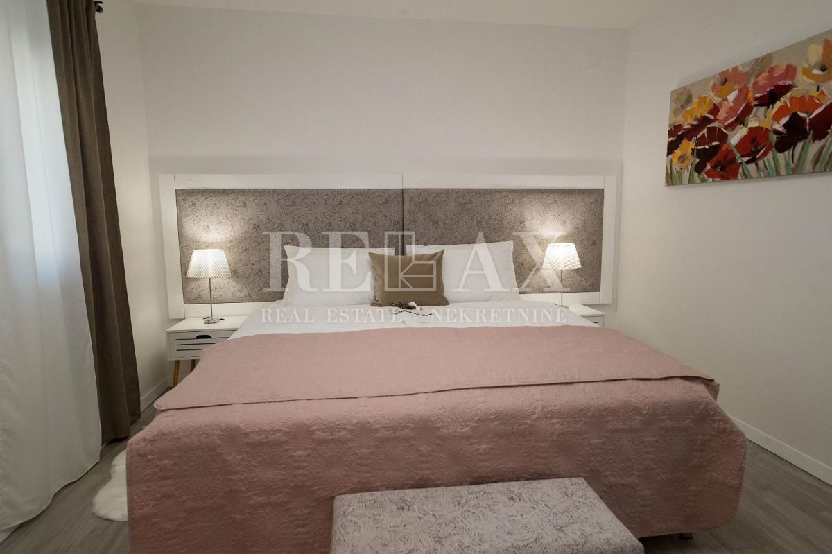 Tribalj - villa moderna con piscina