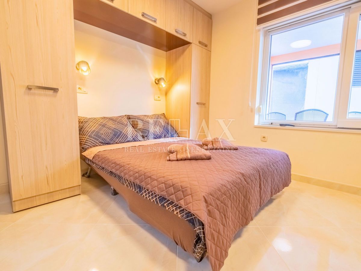 Novi Vinodolski - casa con 3 unità abitative