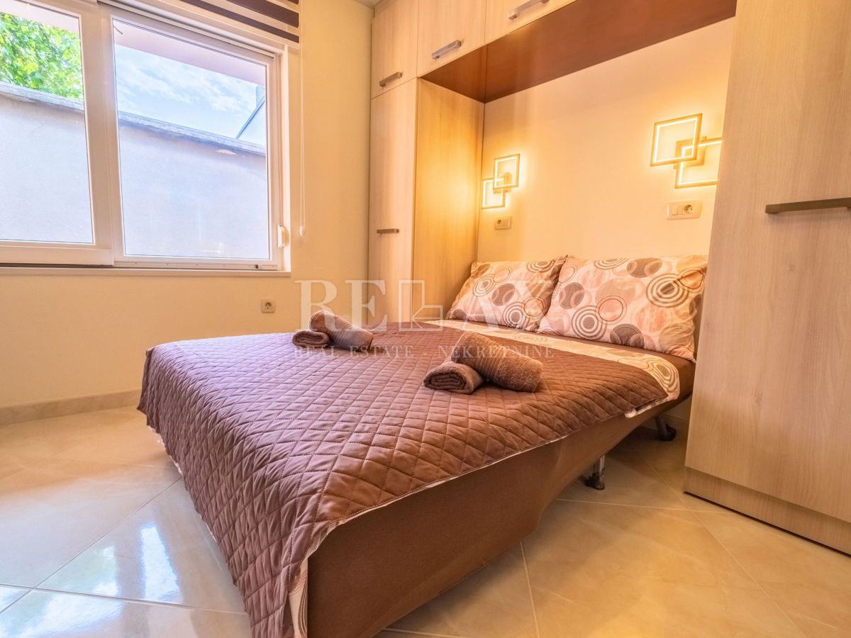 Novi Vinodolski - casa con 3 unità abitative