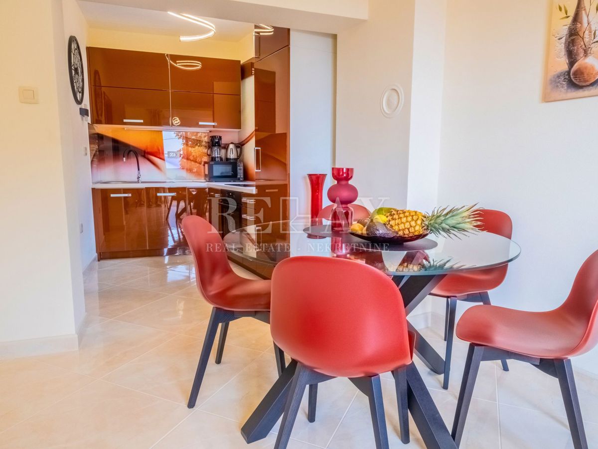 Novi Vinodolski - casa con 3 unità abitative