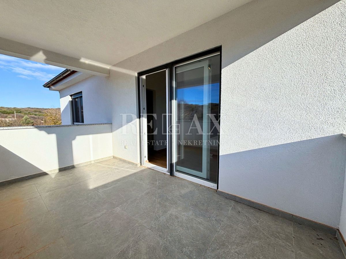 Isola di Krk, Vrbnik - casa indipendente con ampio giardino