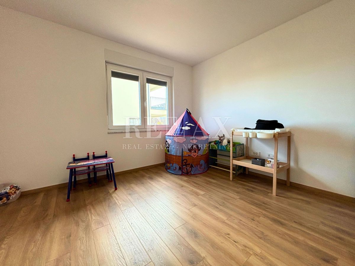 Isola di Krk, Vrbnik - casa indipendente con ampio giardino