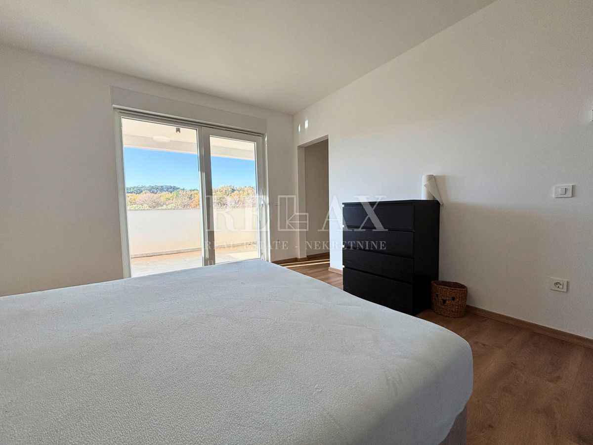 Isola di Krk, Vrbnik - casa indipendente con ampio giardino