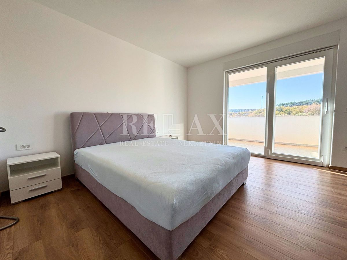 Isola di Krk, Vrbnik - casa indipendente con ampio giardino