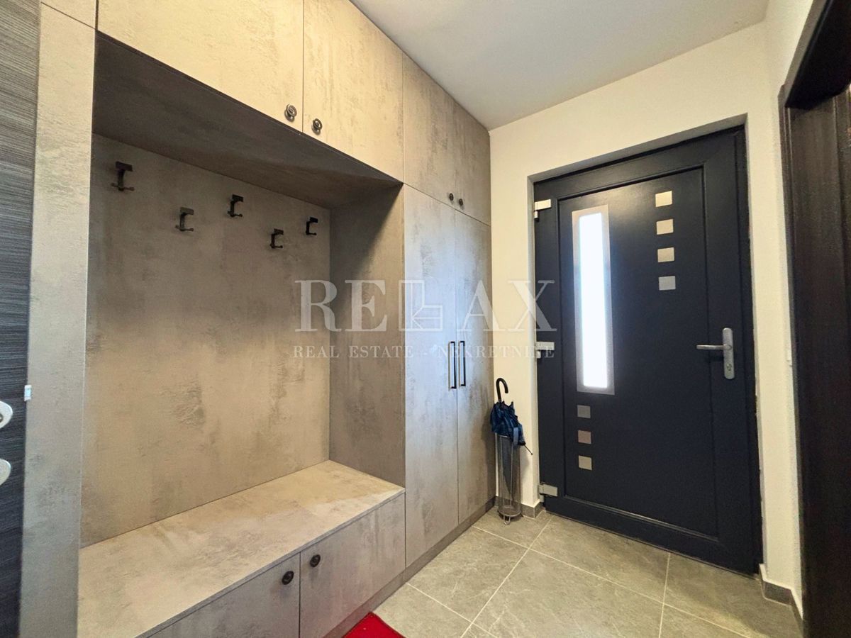 Isola di Krk, Vrbnik - casa indipendente con ampio giardino