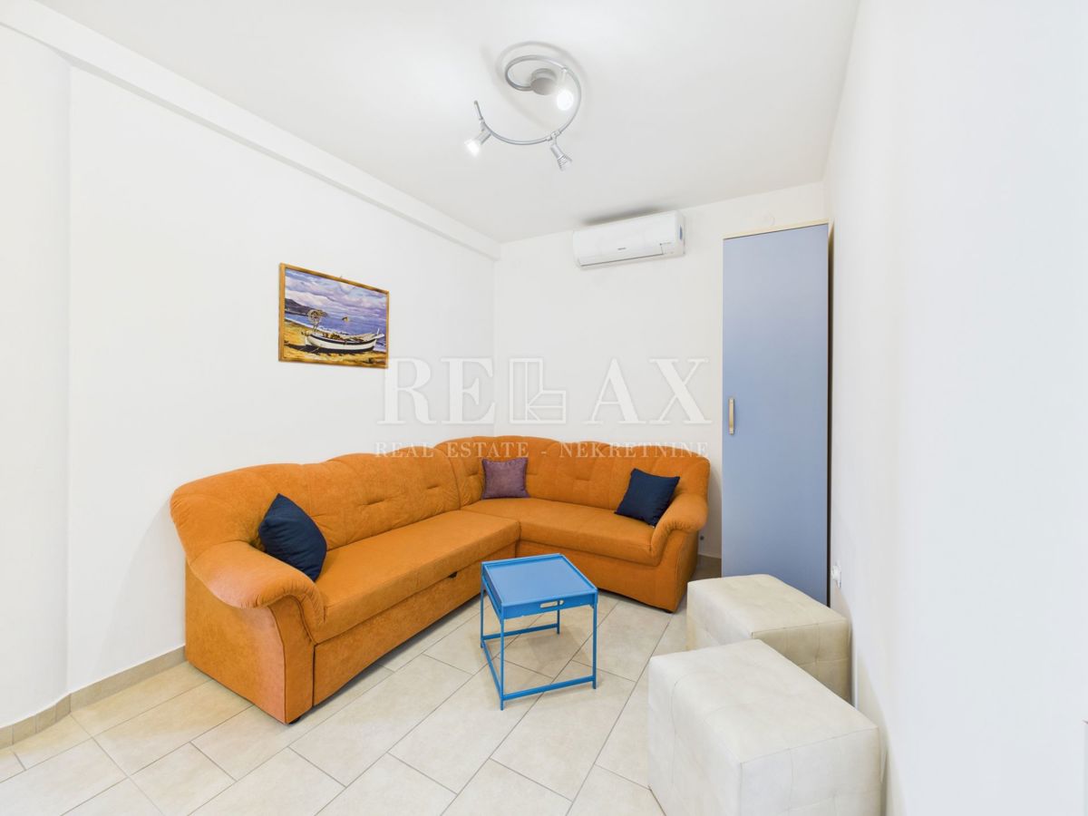 Senj - appartamento in seconda fila al mare