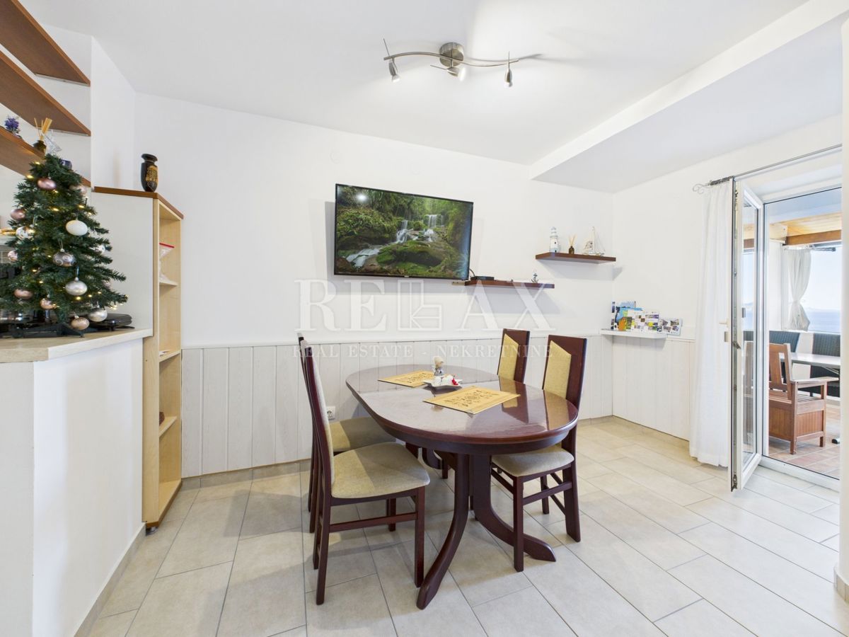 Senj - appartamento in seconda fila al mare