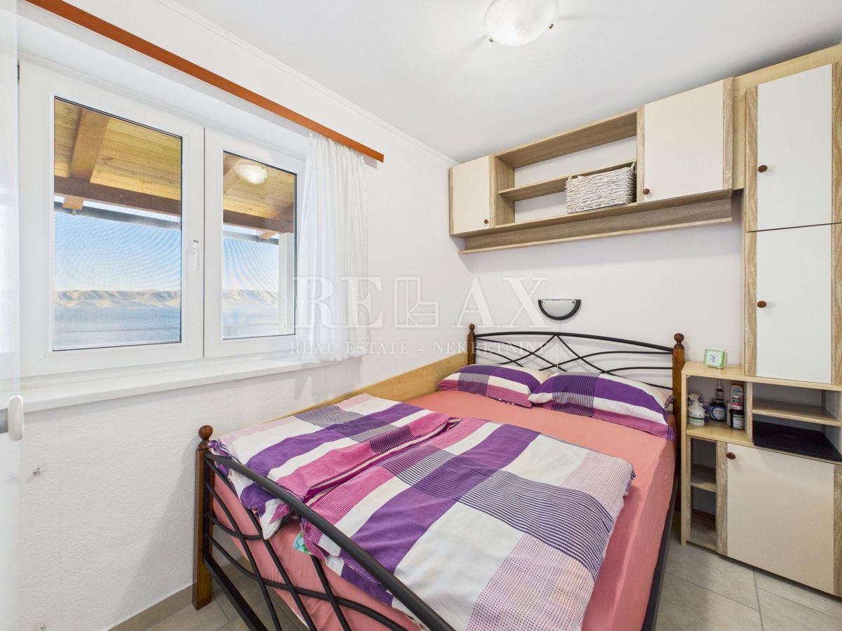 Senj - appartamento in seconda fila al mare