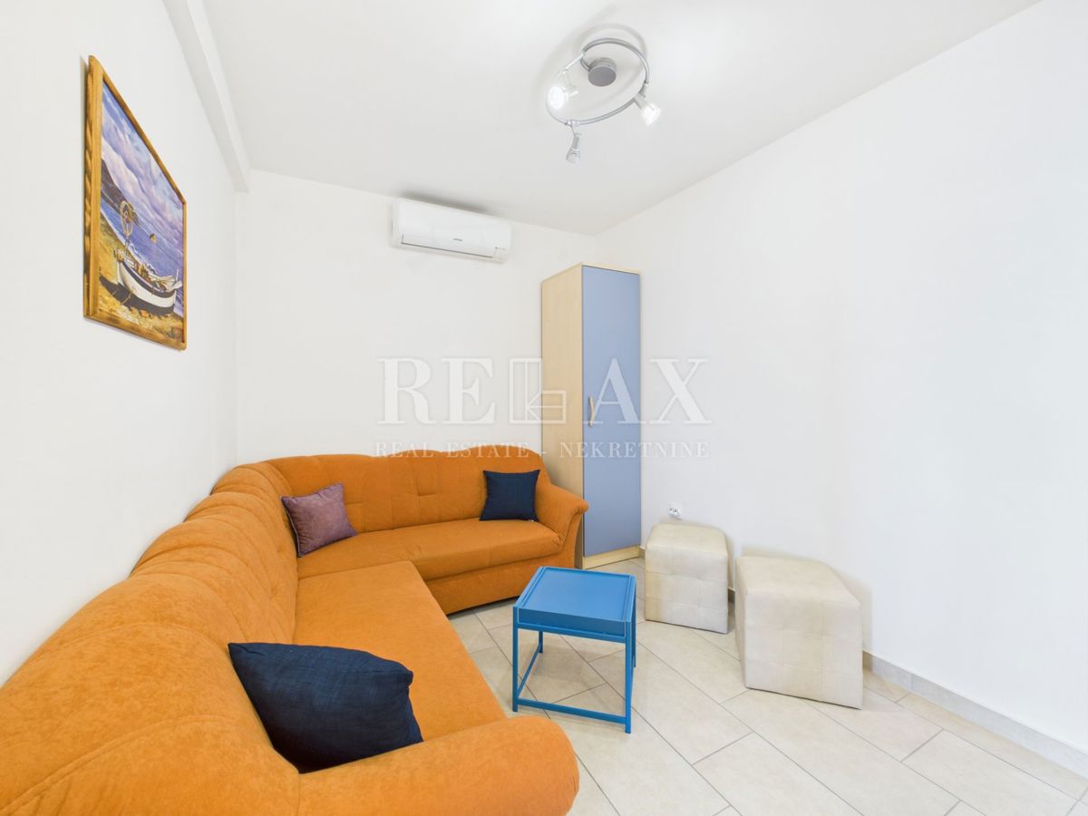 Senj - appartamento in seconda fila al mare