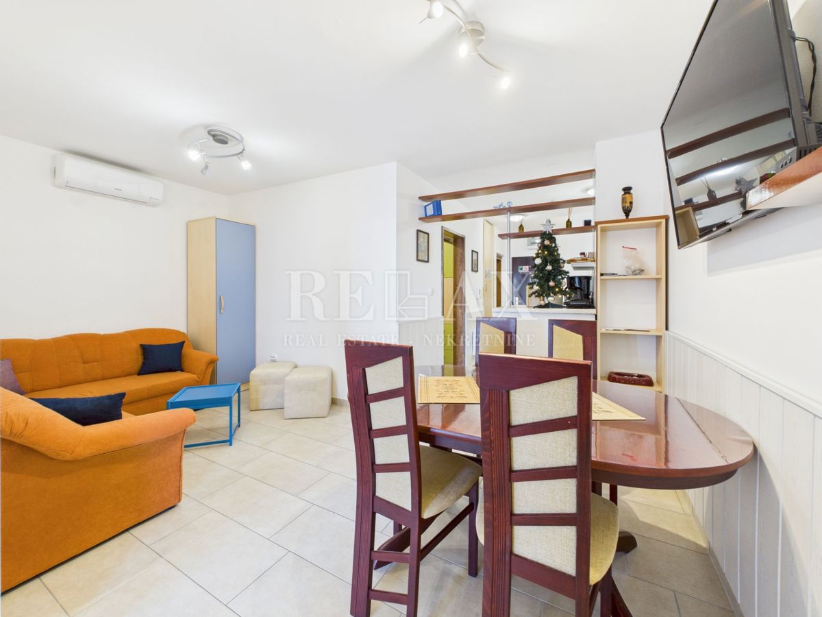 Senj - appartamento in seconda fila al mare