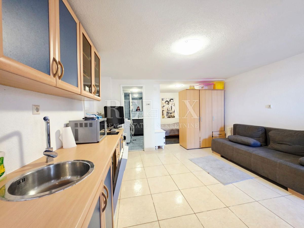 Crikvenica - casa con 2 appartamenti, a 180 m dalla spiaggia