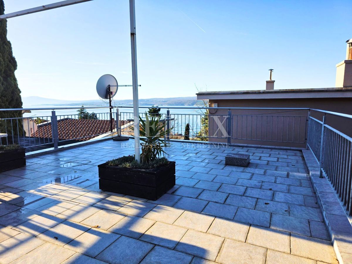 Crikvenica - casa con 2 appartamenti, a 180 m dalla spiaggia