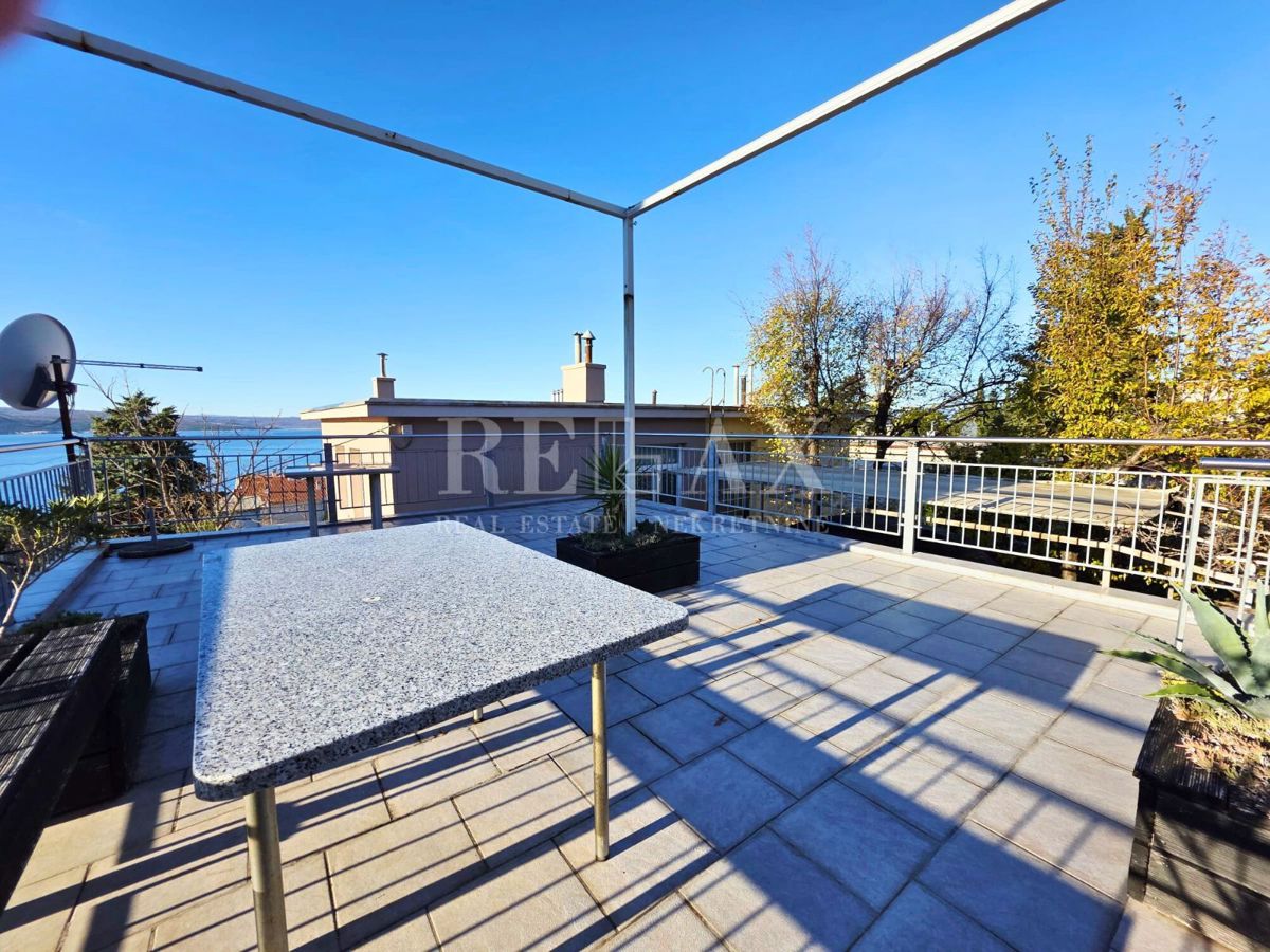 Crikvenica - casa con 2 appartamenti, a 180 m dalla spiaggia