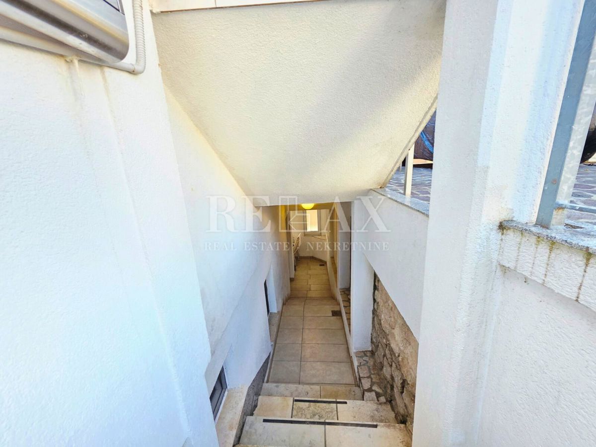 Crikvenica - casa con 2 appartamenti, a 180 m dalla spiaggia