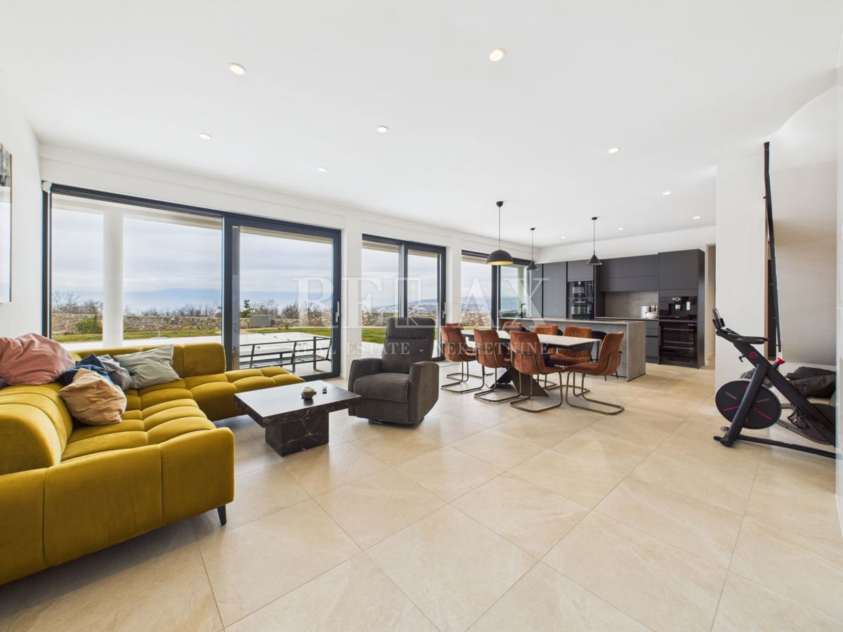 Šmrika - una bellissima villa con piscina e vista sul mare