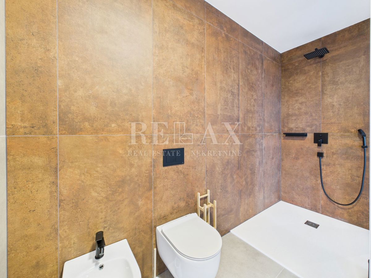 Šmrika - una bellissima villa con piscina e vista sul mare