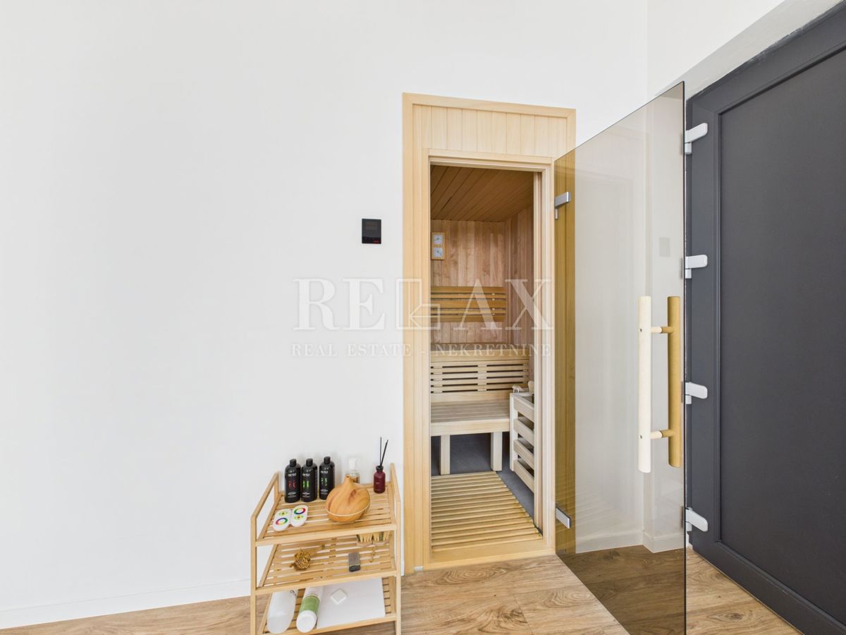 Šmrika - una bellissima villa con piscina e vista sul mare