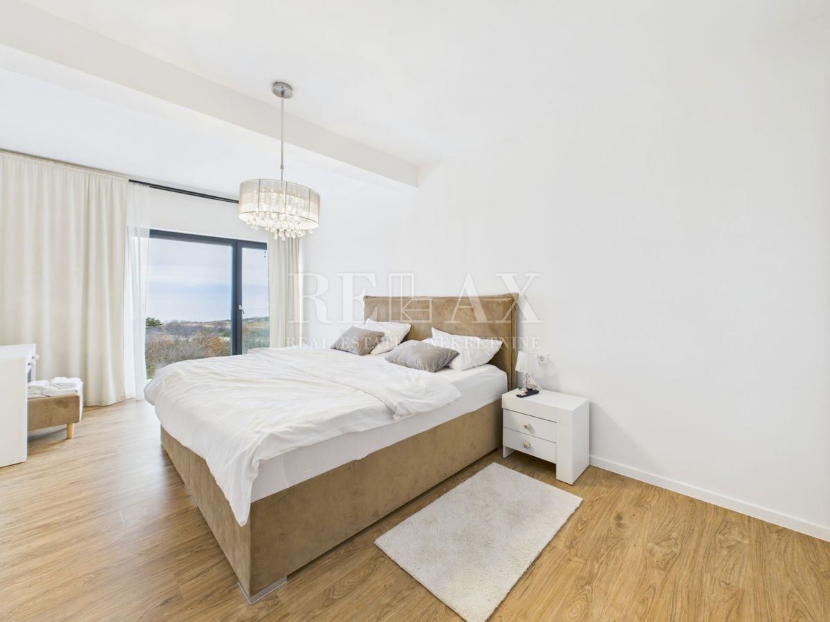 Šmrika - una bellissima villa con piscina e vista sul mare