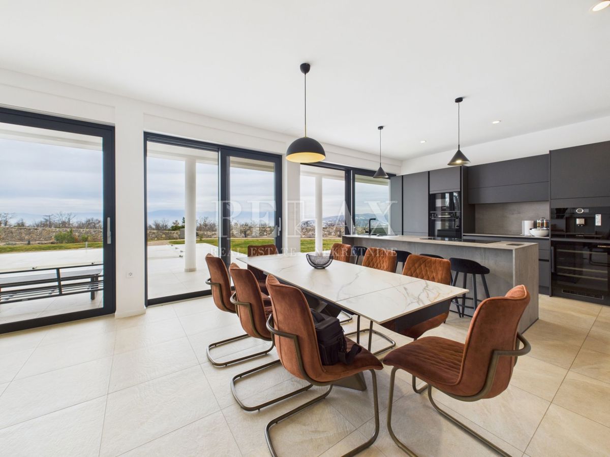 Šmrika - una bellissima villa con piscina e vista sul mare