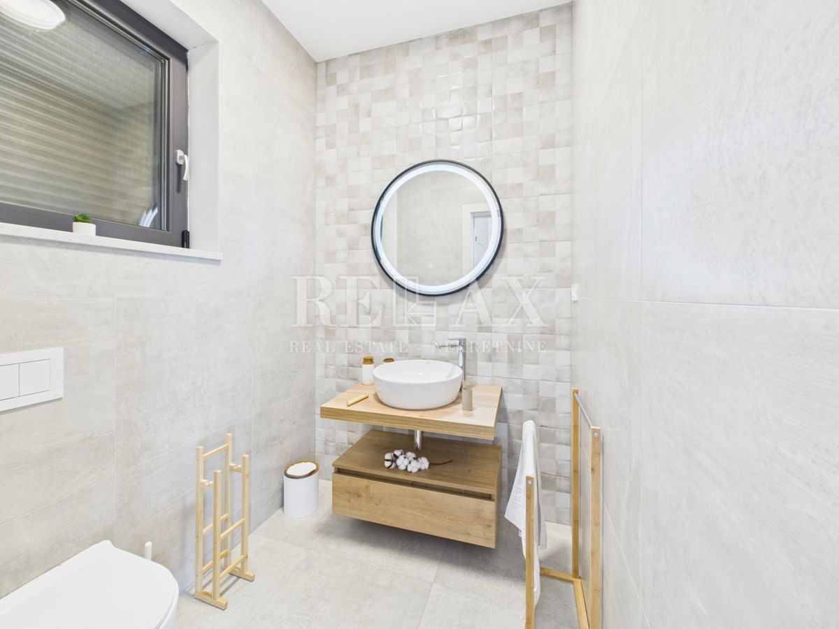 Šmrika - una bellissima villa con piscina e vista sul mare