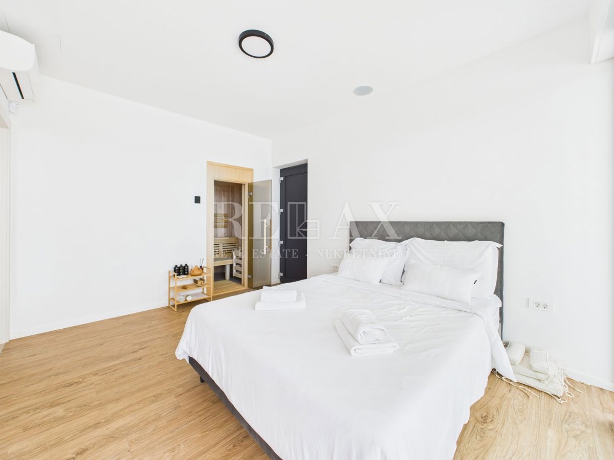 Šmrika - una bellissima villa con piscina e vista sul mare