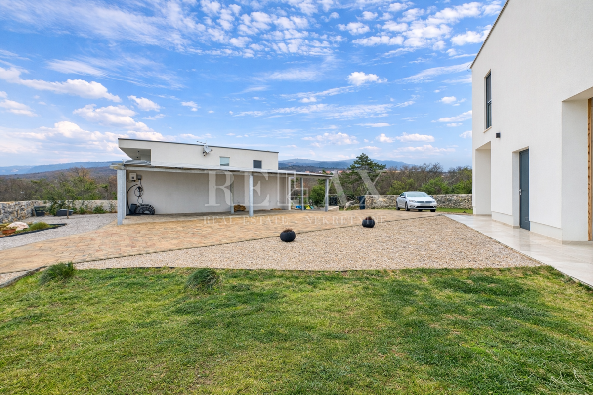 Šmrika - una bellissima villa con piscina e vista sul mare