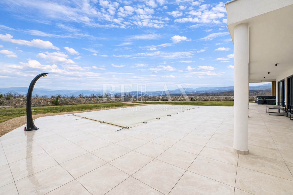 Šmrika - una bellissima villa con piscina e vista sul mare