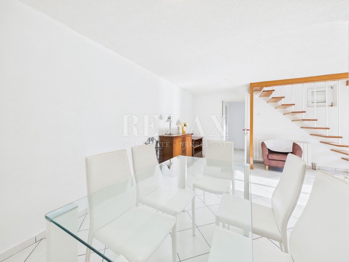 Novi Vinodolski - casa in seconda fila al mare