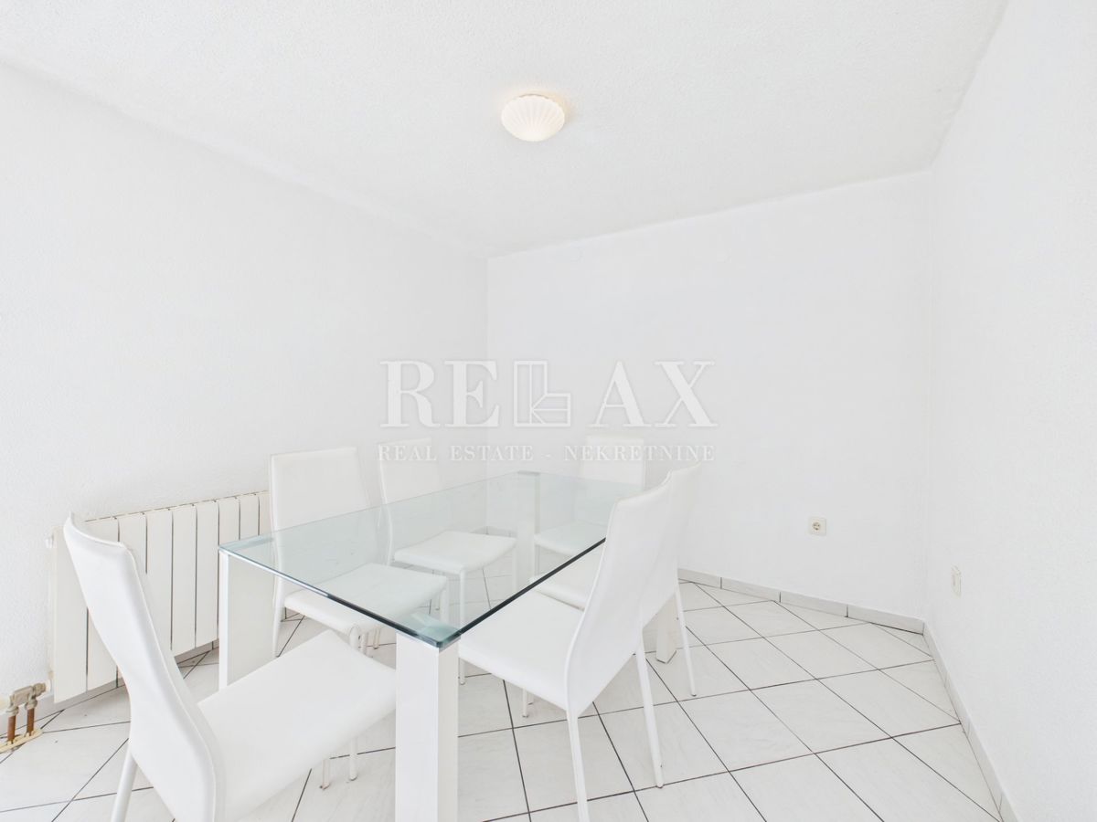 Novi Vinodolski - casa in seconda fila al mare