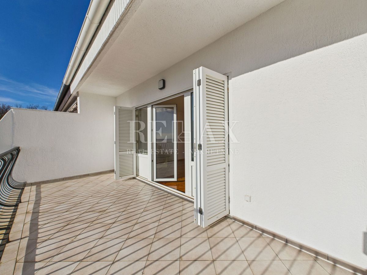 Novi Vinodolski - casa in seconda fila al mare