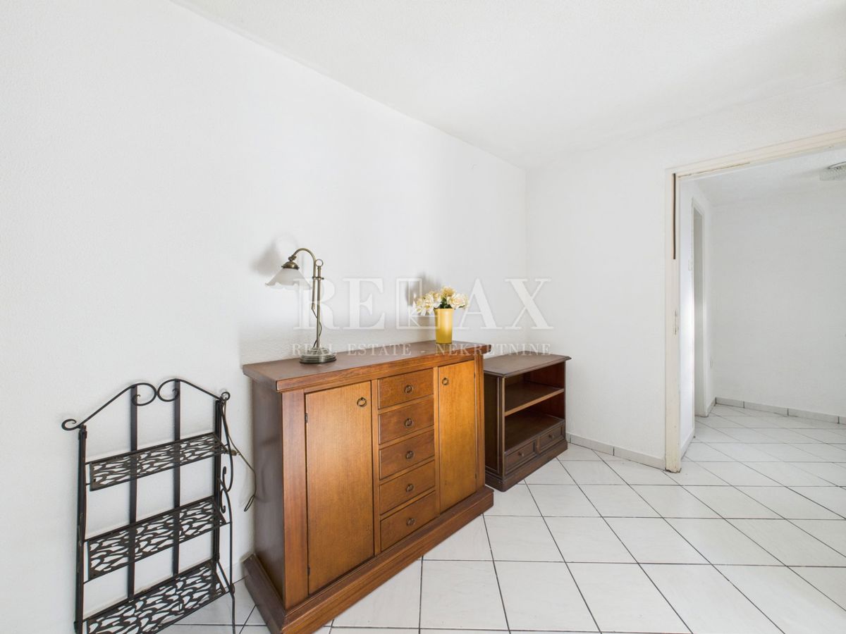 Novi Vinodolski - casa in seconda fila al mare