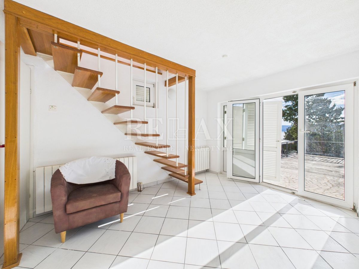 Novi Vinodolski - casa in seconda fila al mare