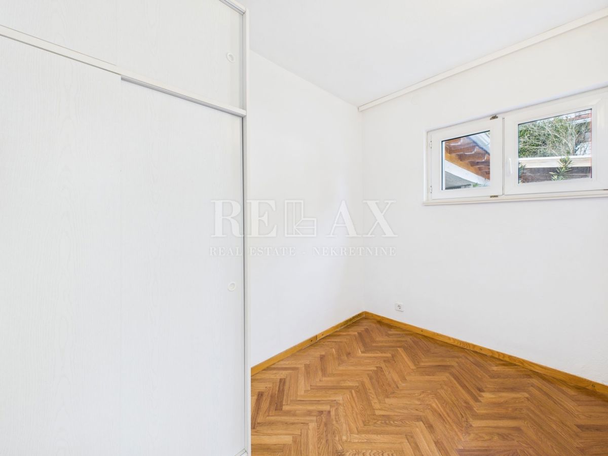 Novi Vinodolski - casa in seconda fila al mare