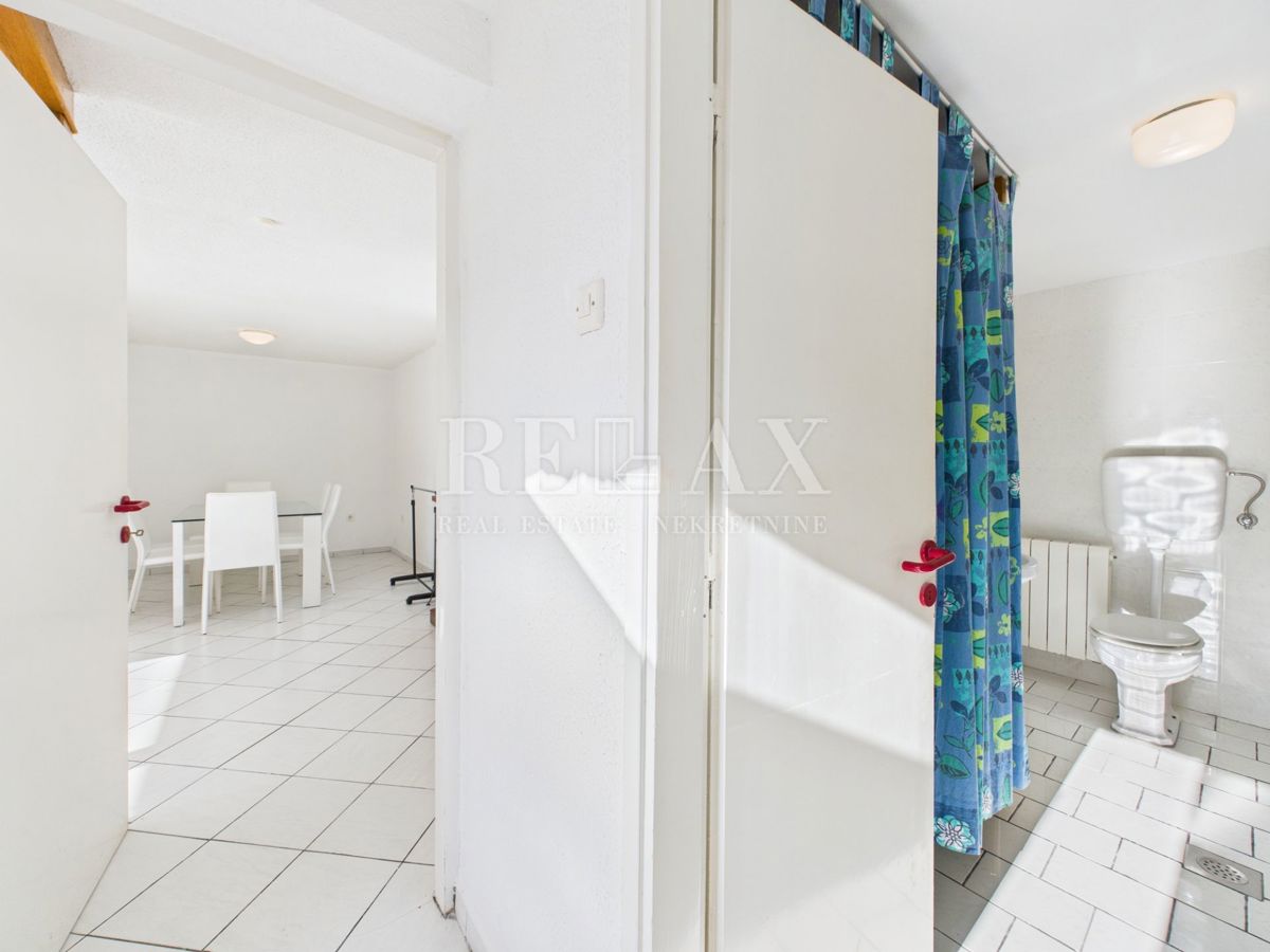 Novi Vinodolski - casa in seconda fila al mare