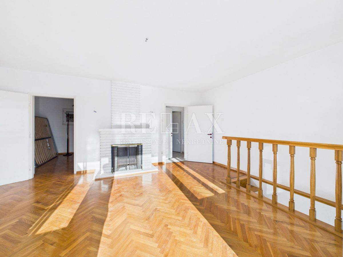 Novi Vinodolski - casa in seconda fila al mare