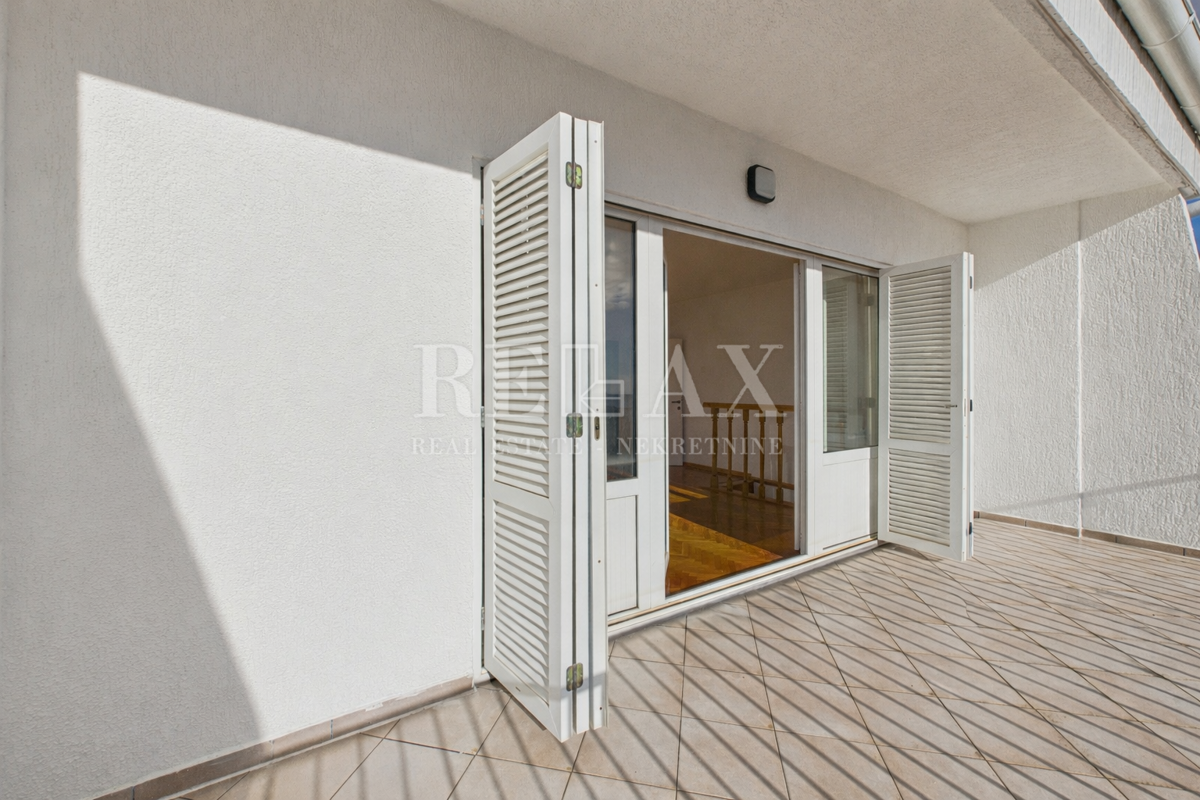 Novi Vinodolski - casa in seconda fila al mare