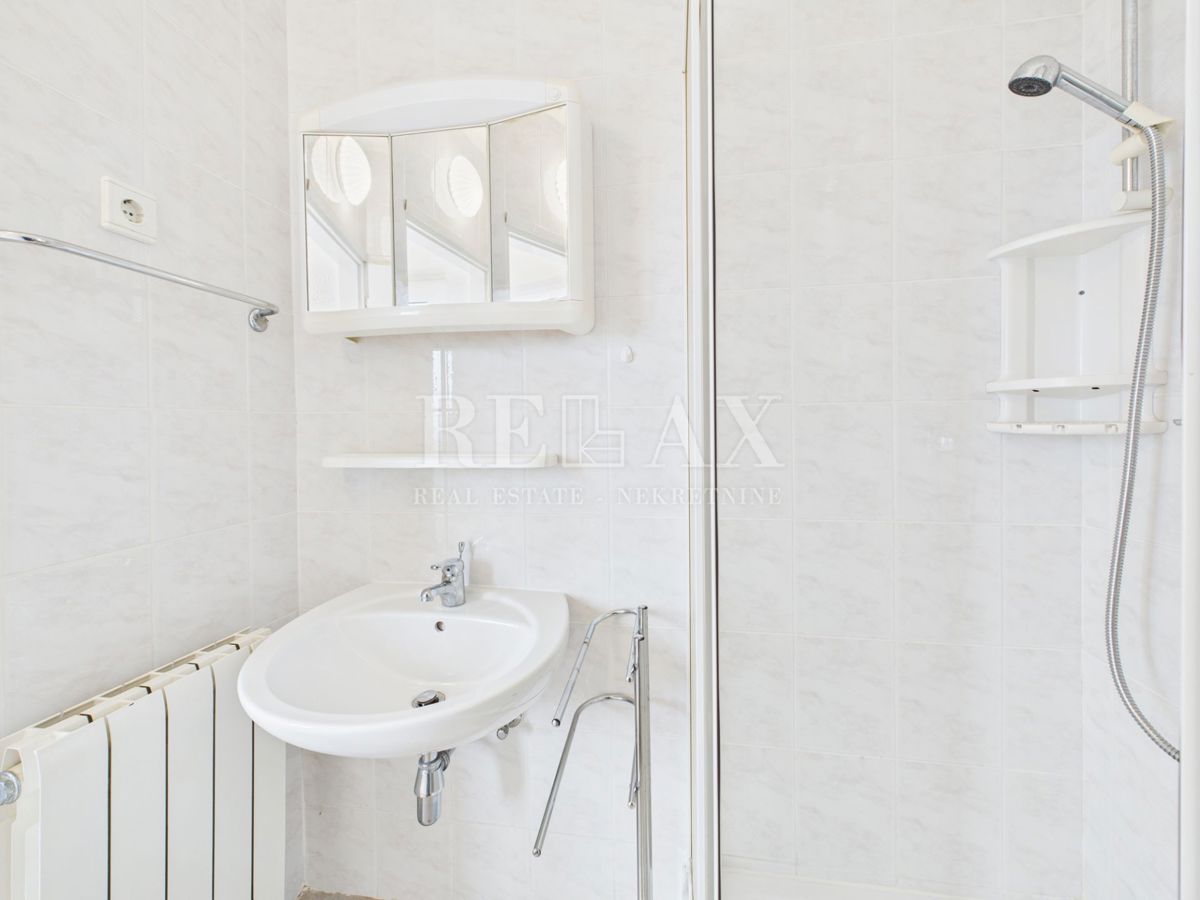 Novi Vinodolski - casa in seconda fila al mare